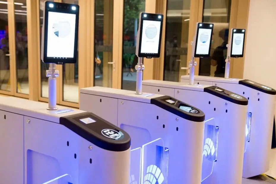 face-recognition-access-control-1