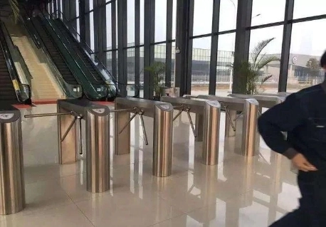 What Are the 5 Key Features That Define a High-Quality Tripod Turnstile?