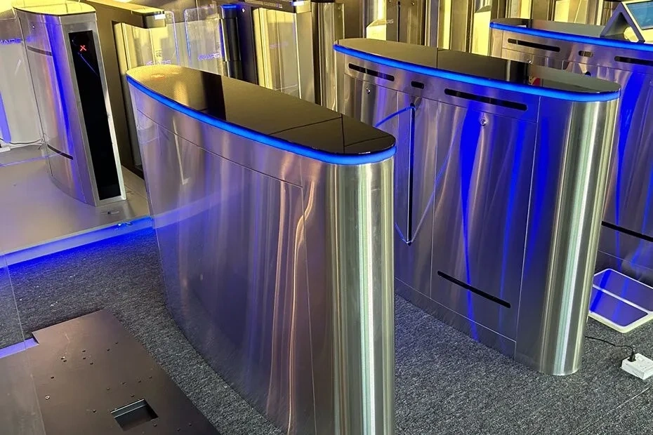 How Can Flap Turnstiles Reduce Tailgating During Packaging Plant Shift Changes in 2026 | KARSUN stainless steel speed gate